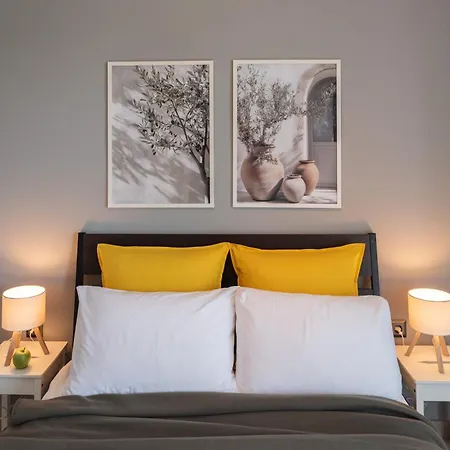 & Smile Apartment